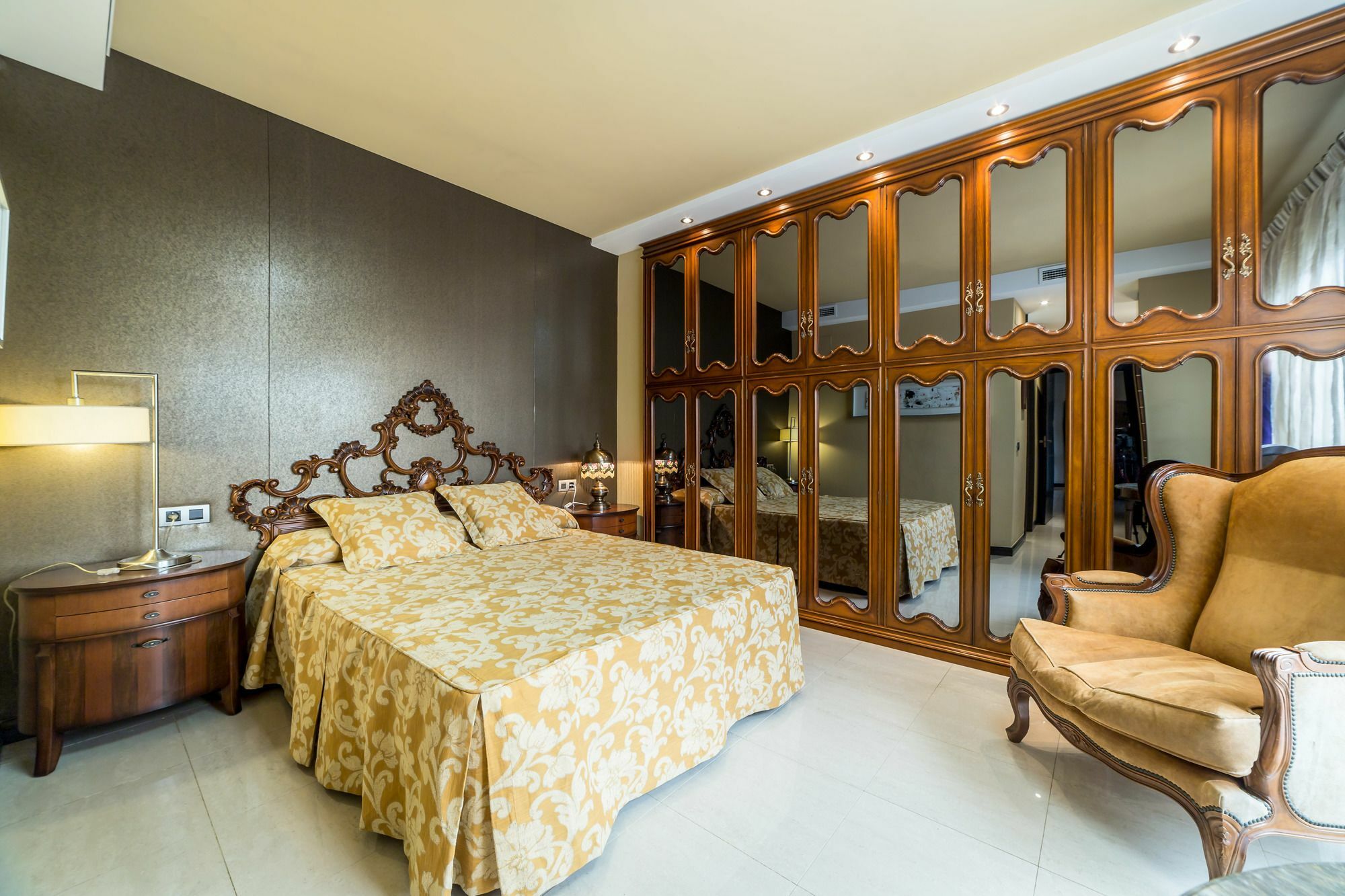 شقة Travel Habitat Atico Ciutat Vella. فالنسيا المظهر الخارجي الصورة